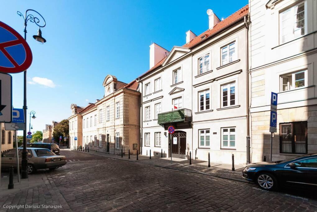 Gorgeous Historic Tenement Apt. - New Town Square! Warschau